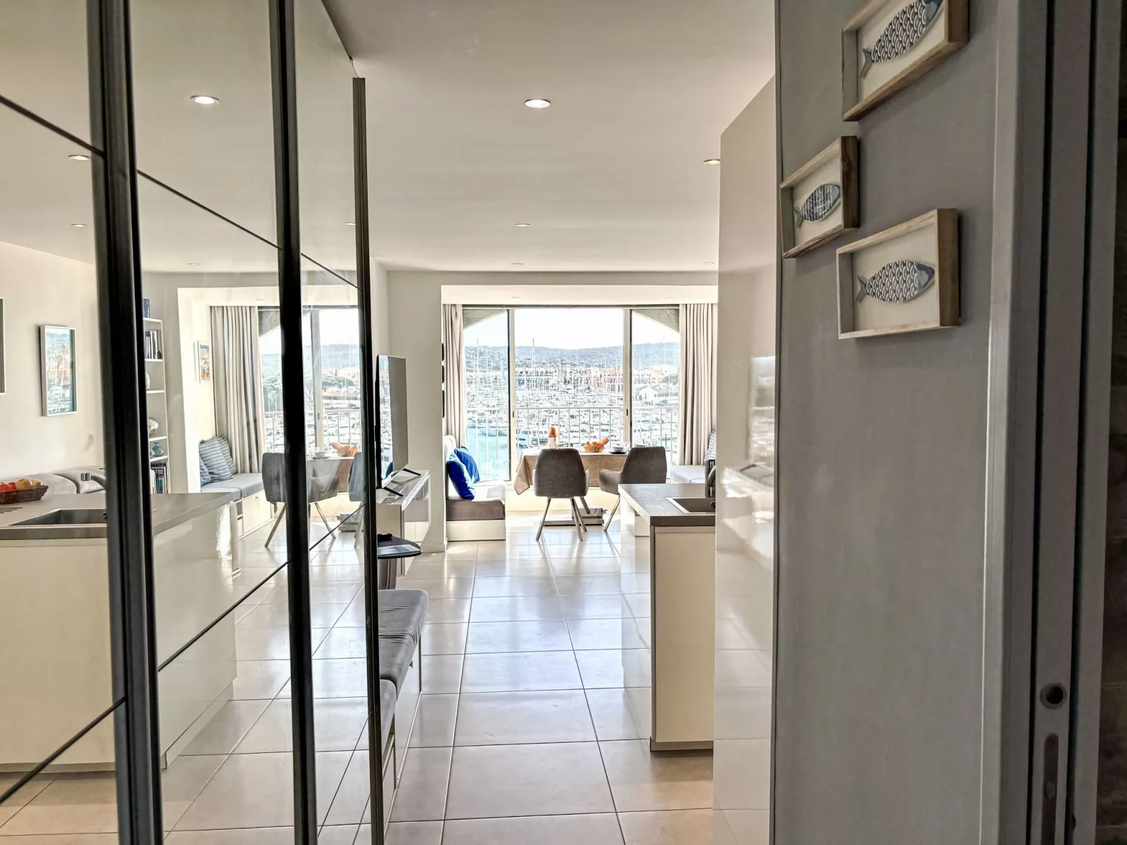 Les Cascadelles - Binnen