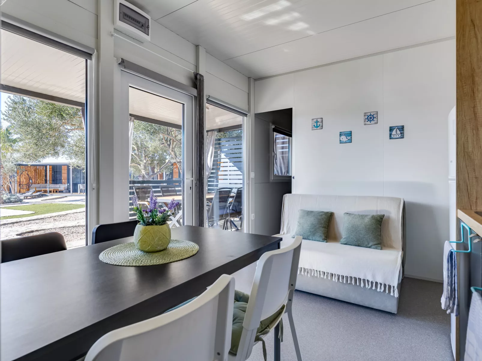 Maslina Delux - Binnen