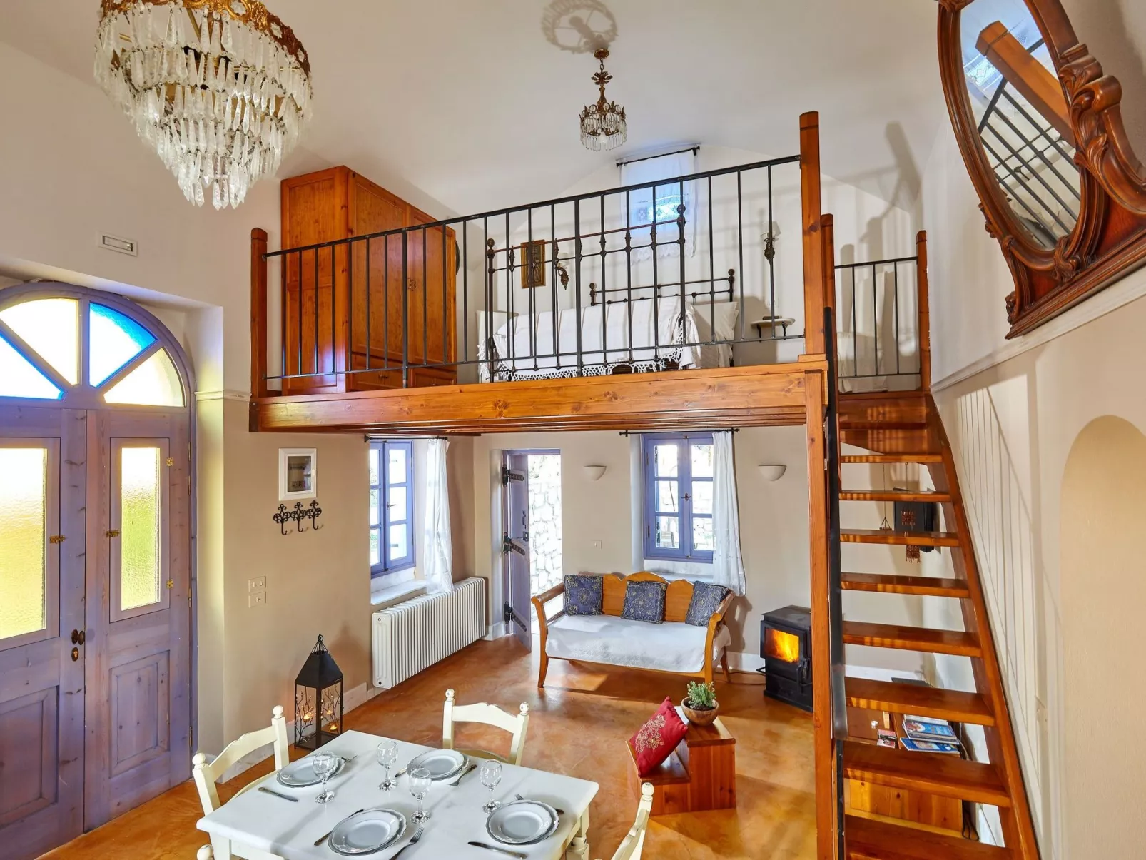 Traditionelle Natursteinvilla mit tollem Meerblick - Binnen