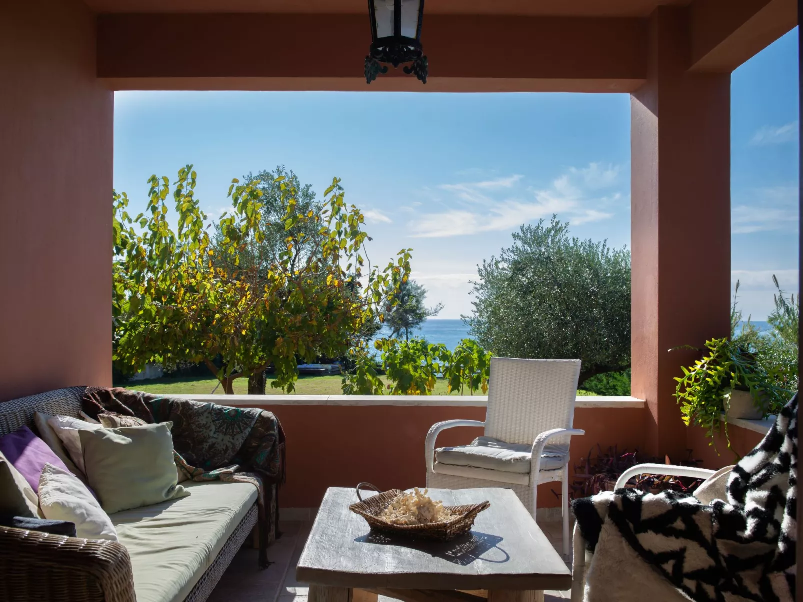 Idyllisch gelegene und luxuriöse Villa mit Veranda und Pavillon - Image-tags.info