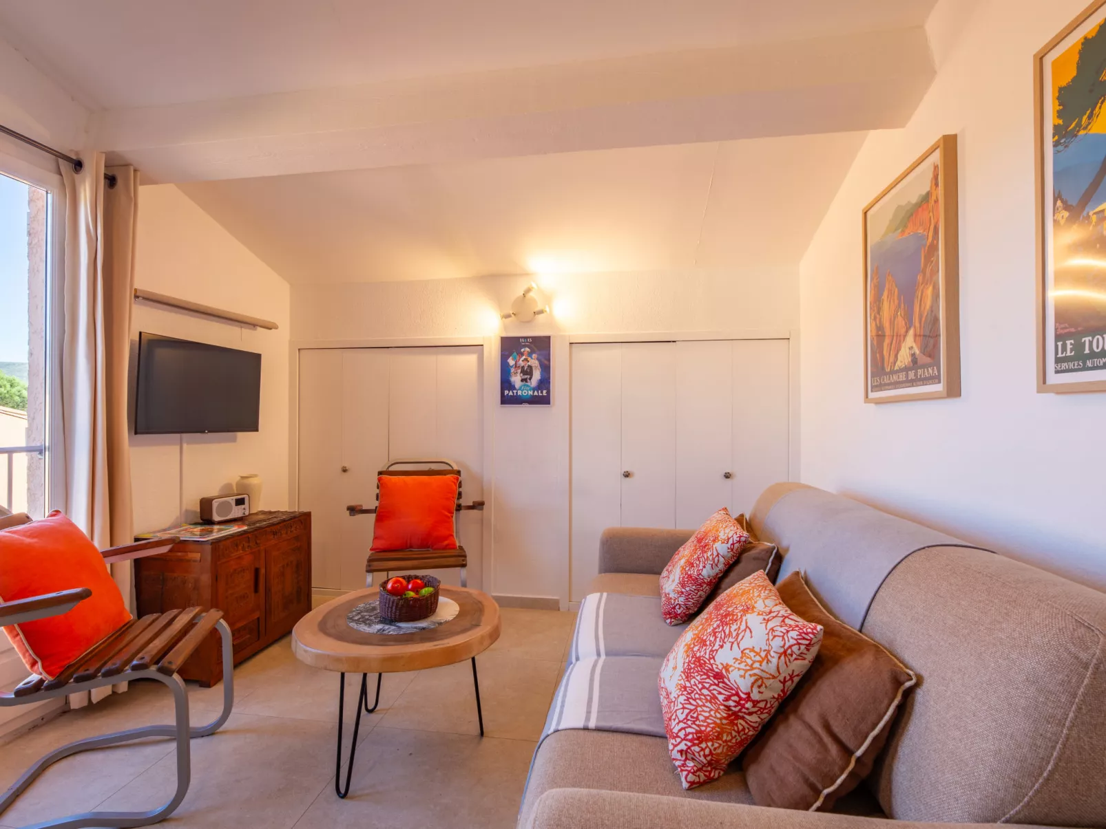 Lou Paradou - Binnen