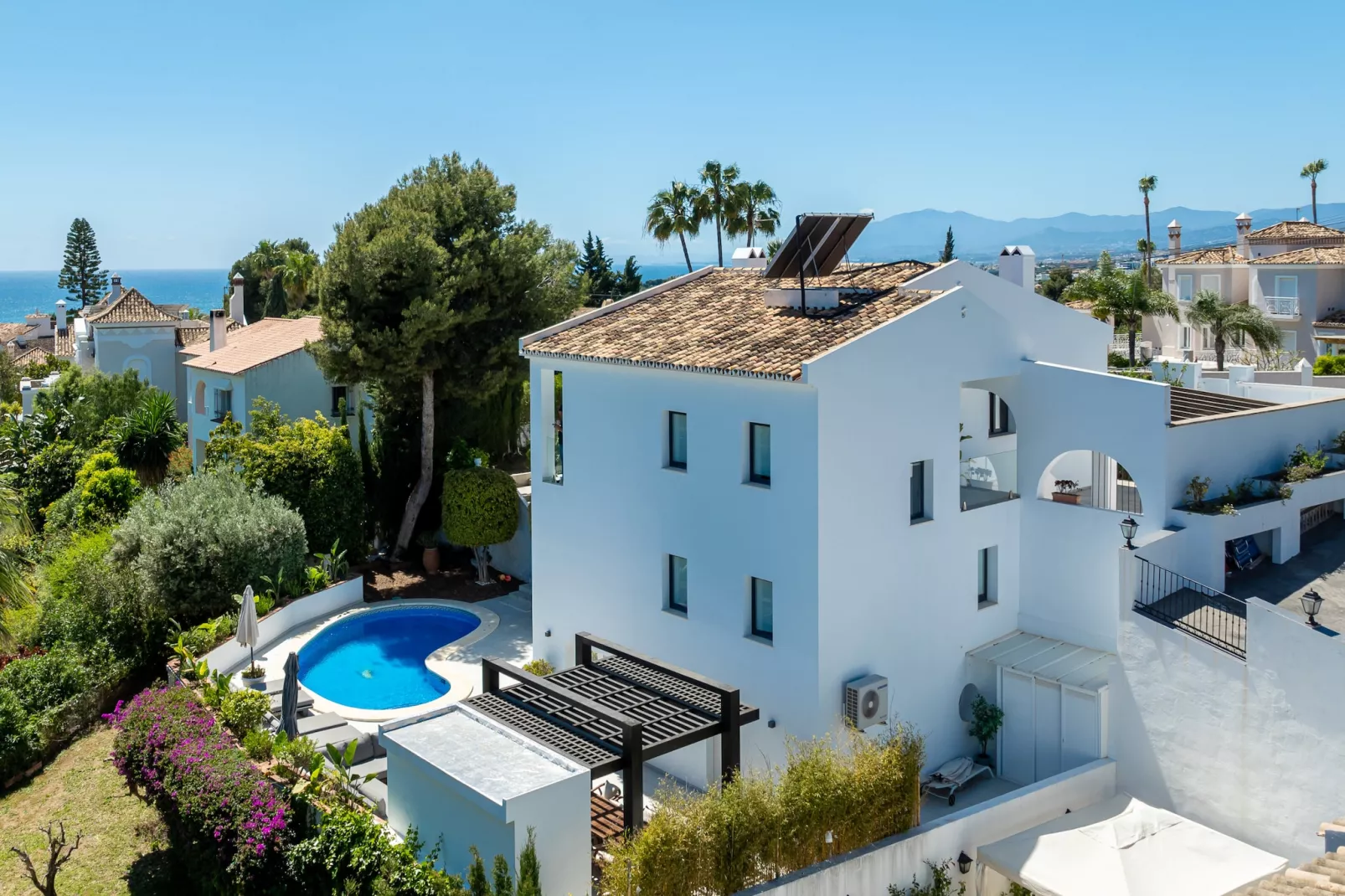 Elegant Villa with sea Views & Pool Marbella - Buitenkant zomer