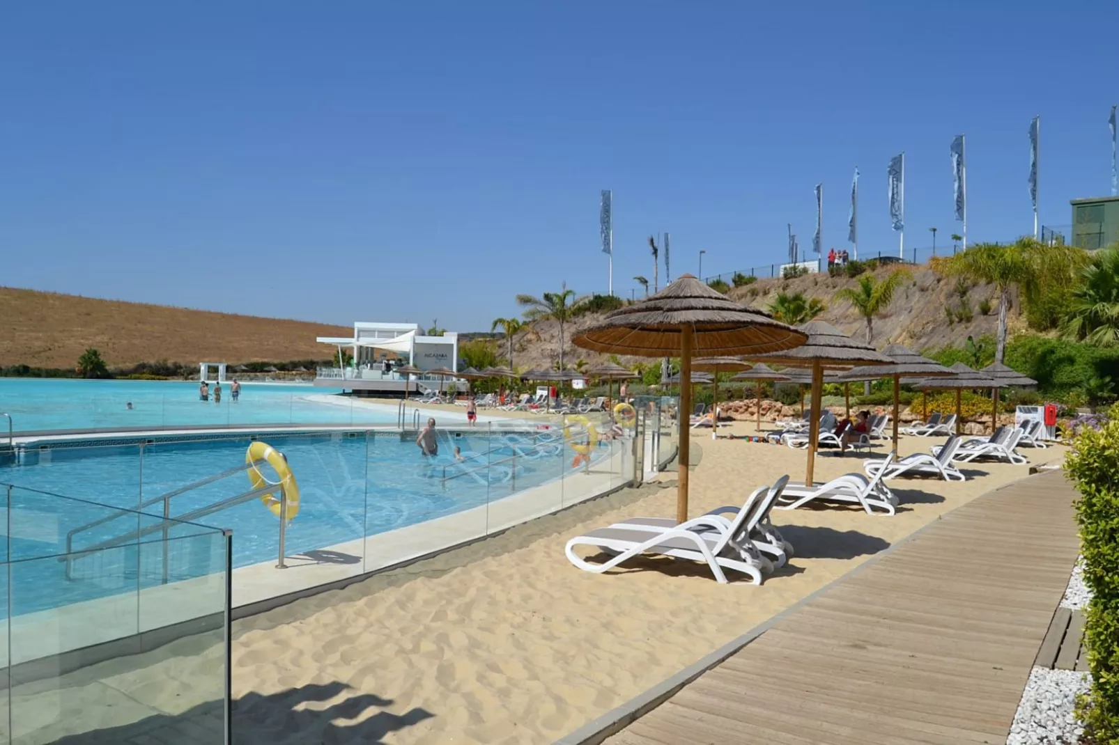 Elegant 2-Bedroom Apartment | Alcazaba Lagoon 1112 - Zwembad