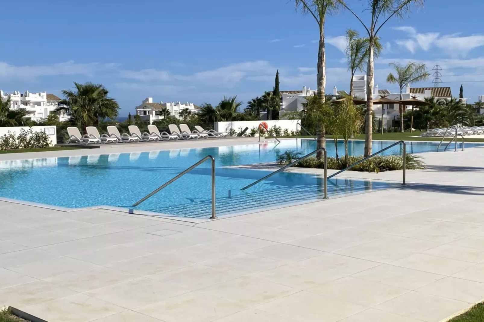 Stylish 3-Bed Apartment | Alcazaba Lagoon (1204) - Zwembad