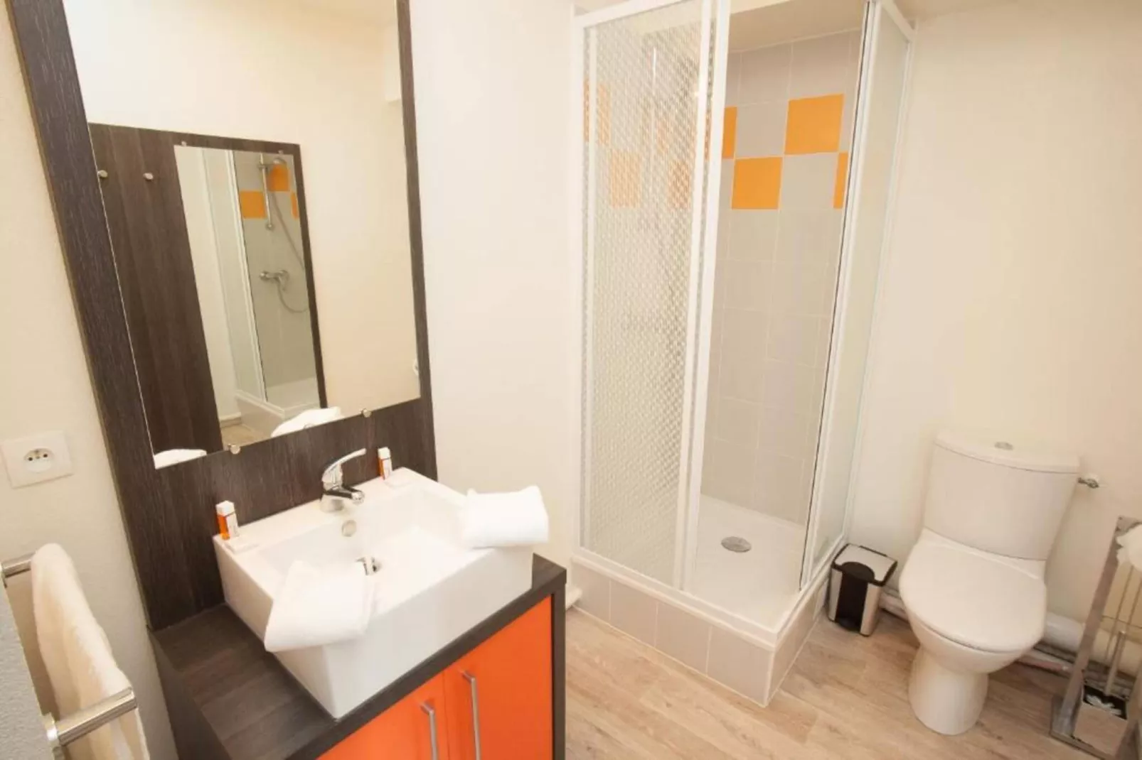 Adonis Paris Double Studio - Badkamer