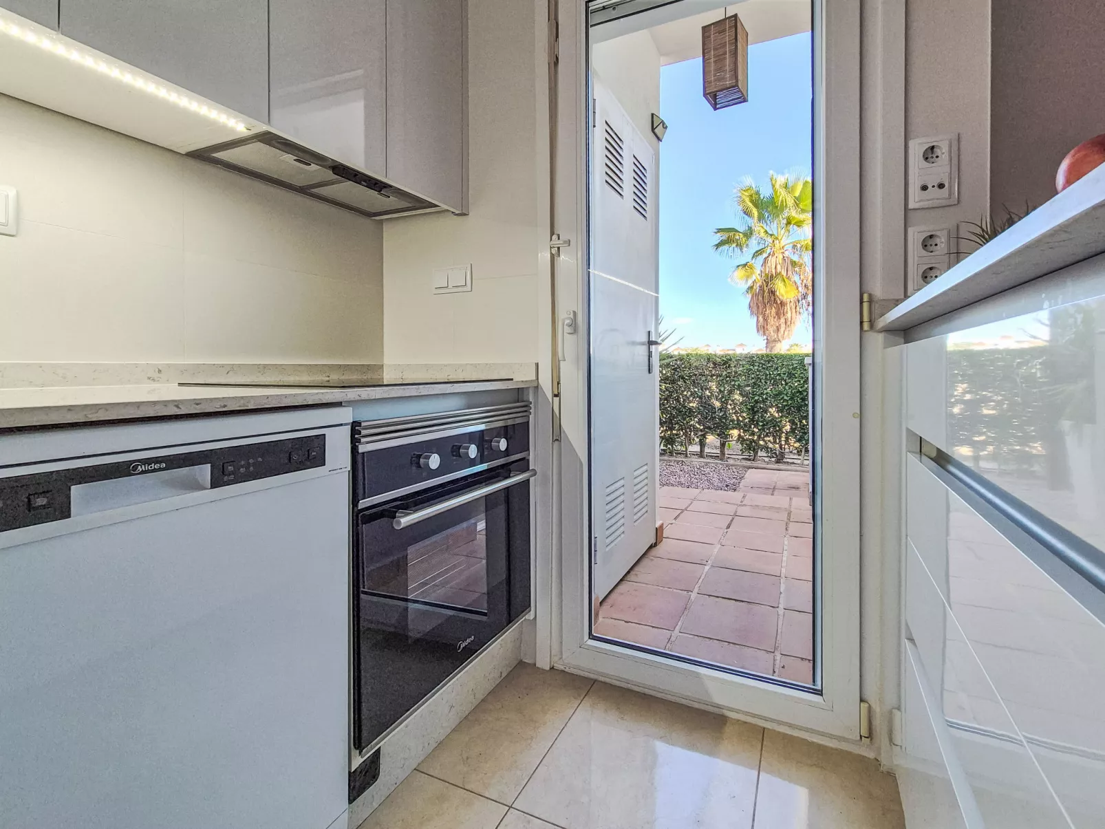 "Casa La Torre" mit Wallbox - Binnen