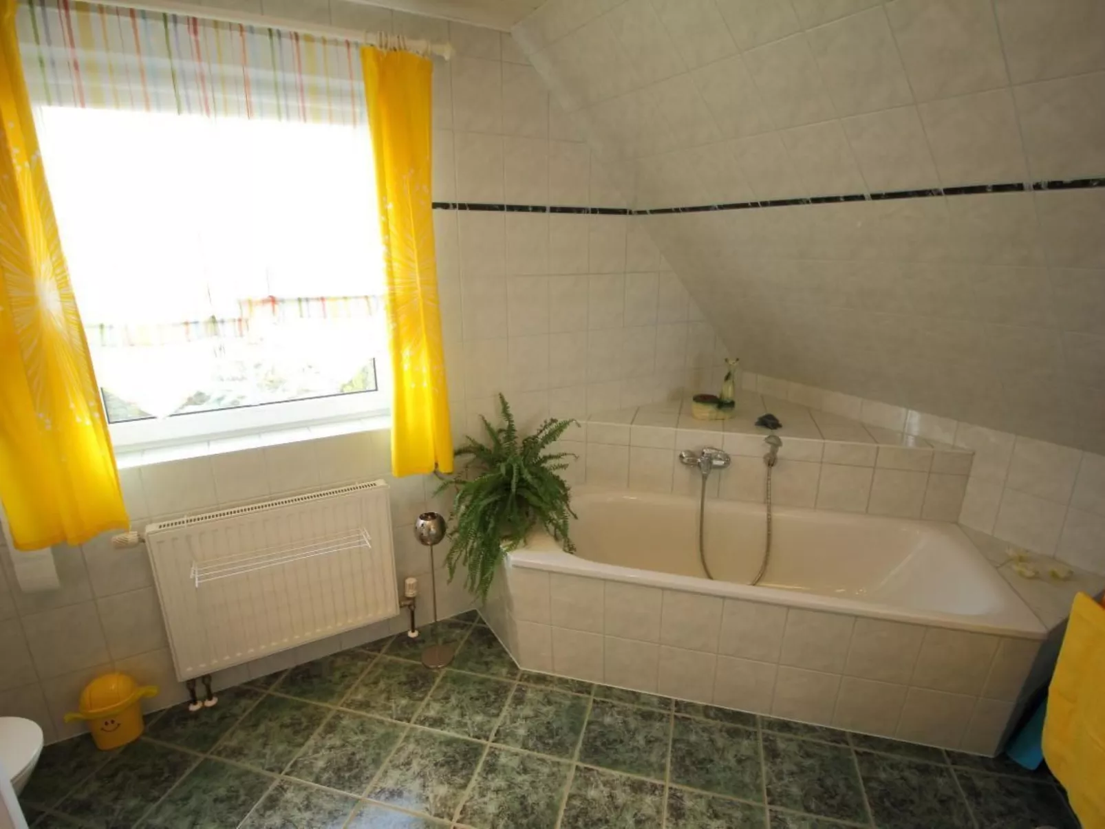 Appartement mit Garten, Grill und Terrasse - Binnen