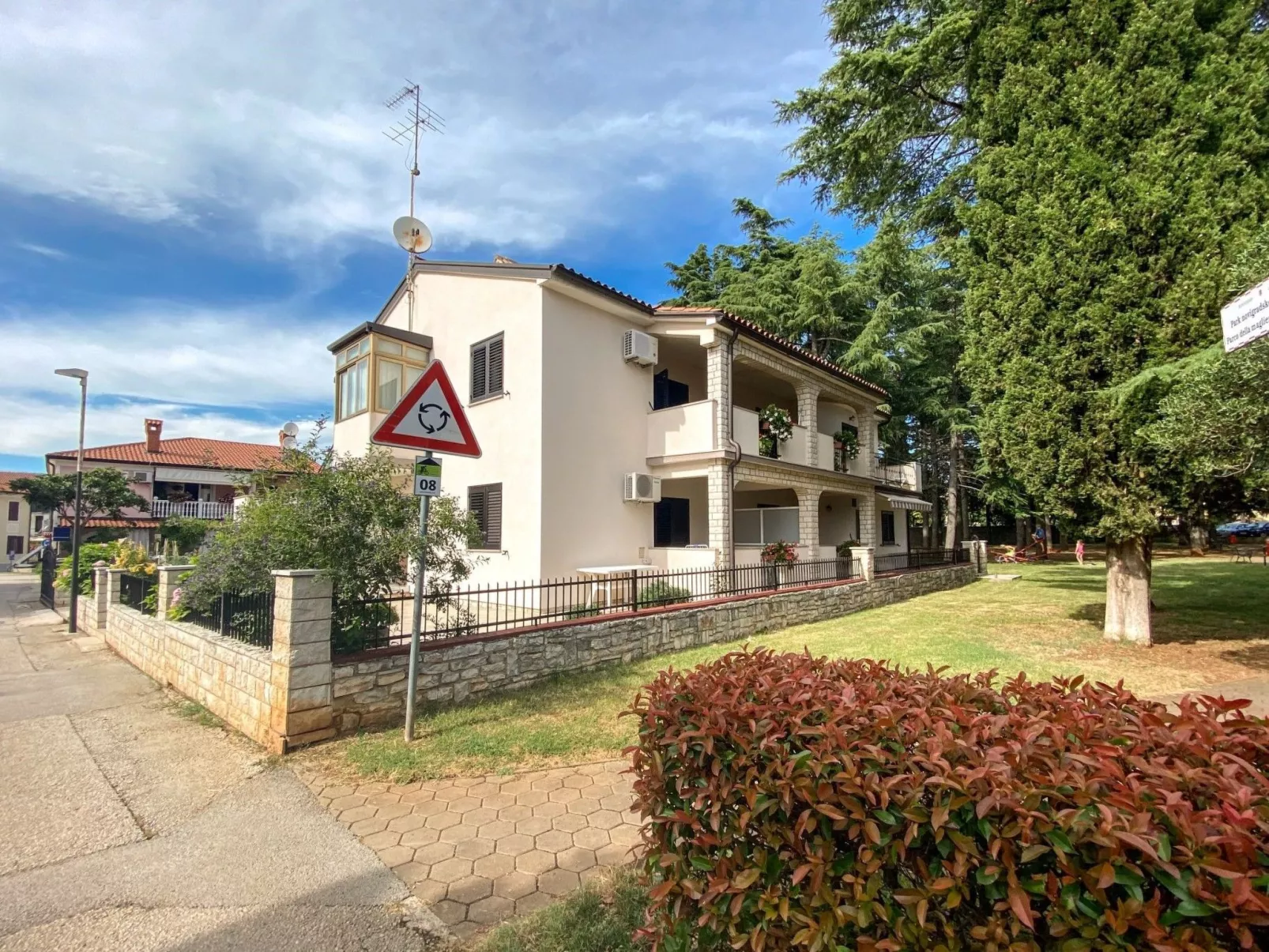 "Elena 2" direkt am Strand - Buiten