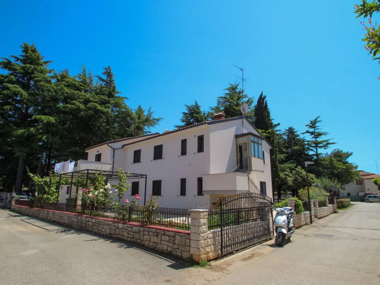 "Elena 4" direkt am Strand - Buiten