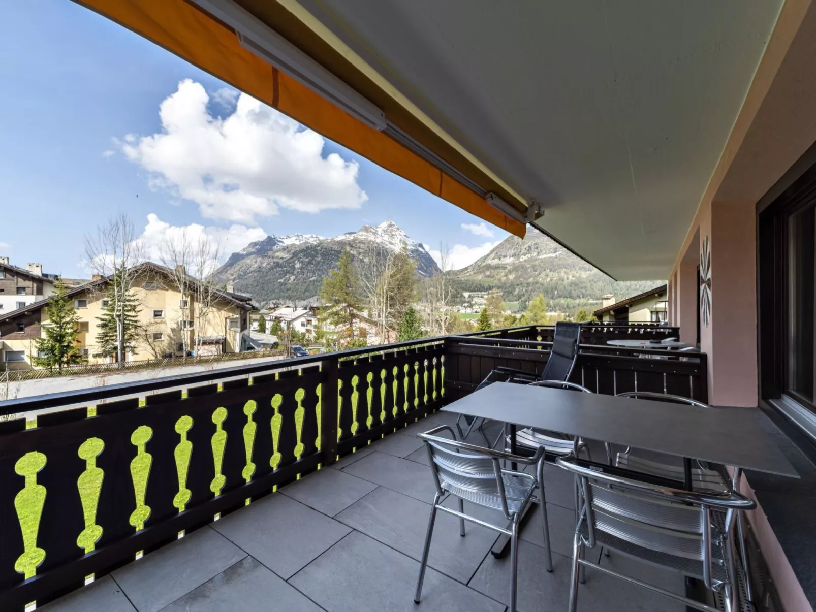 Wohnung "Chesa Guardaval 10" - Image-tags.info