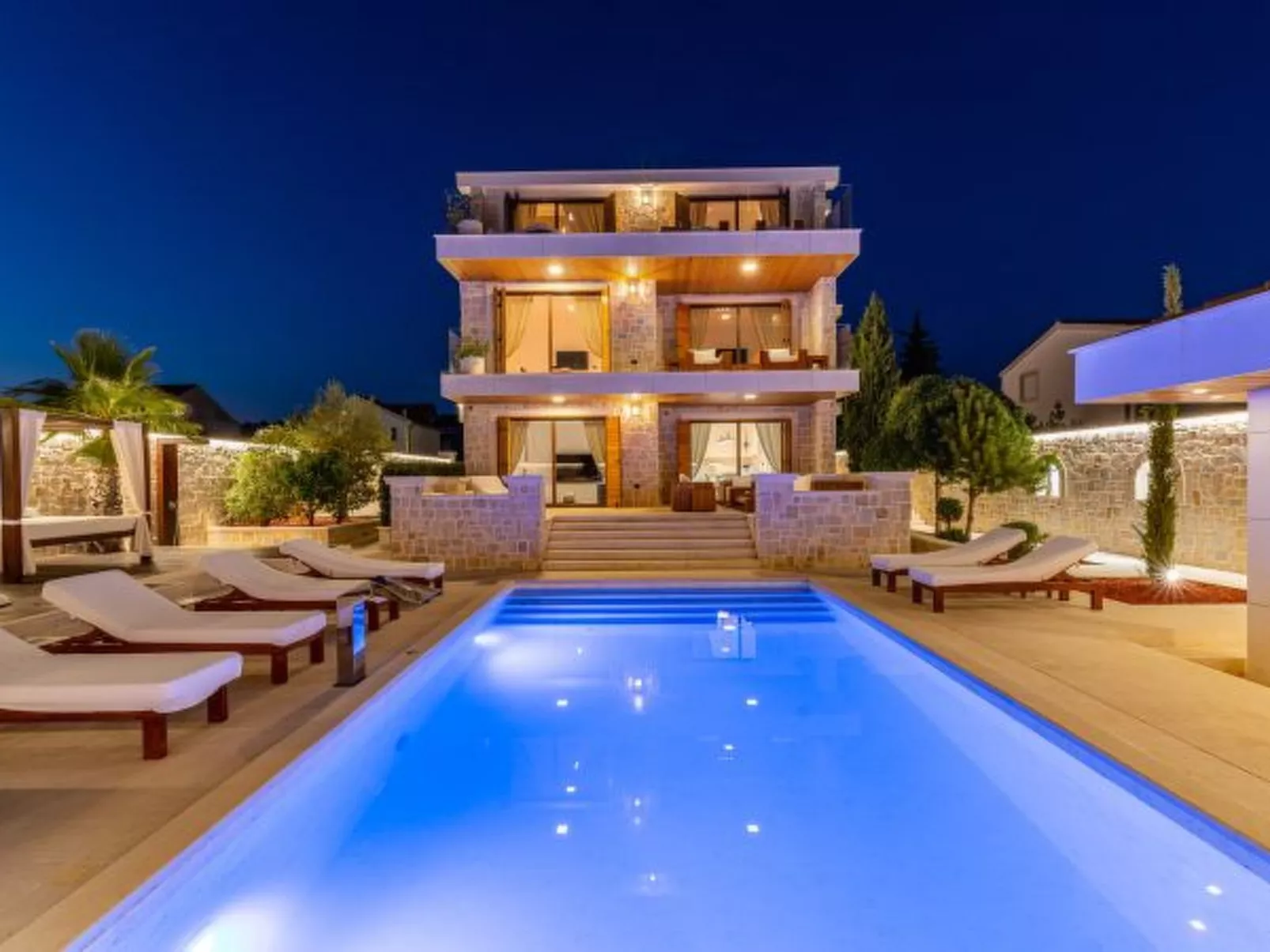 Villa Nena with heated pool, jacuzzi and sauna - Image-tags.info