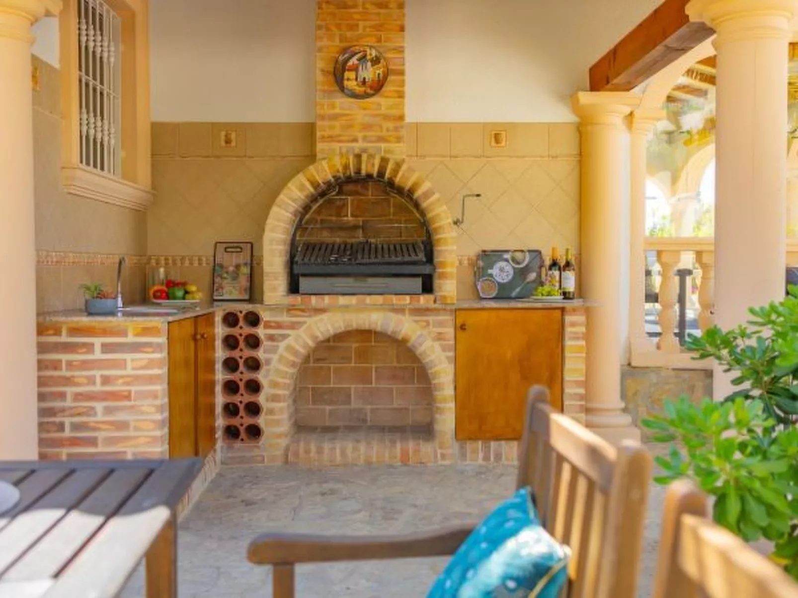 Villa Mona - PlusHolidays - Image-tags.info