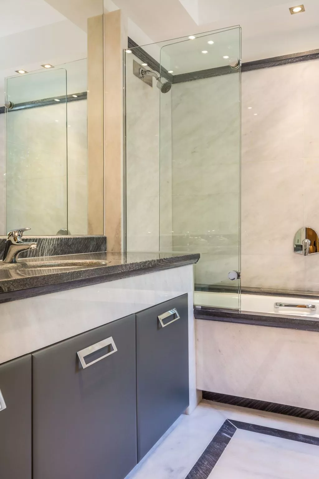 Analisa Luxus-Villa - Image-tags.info