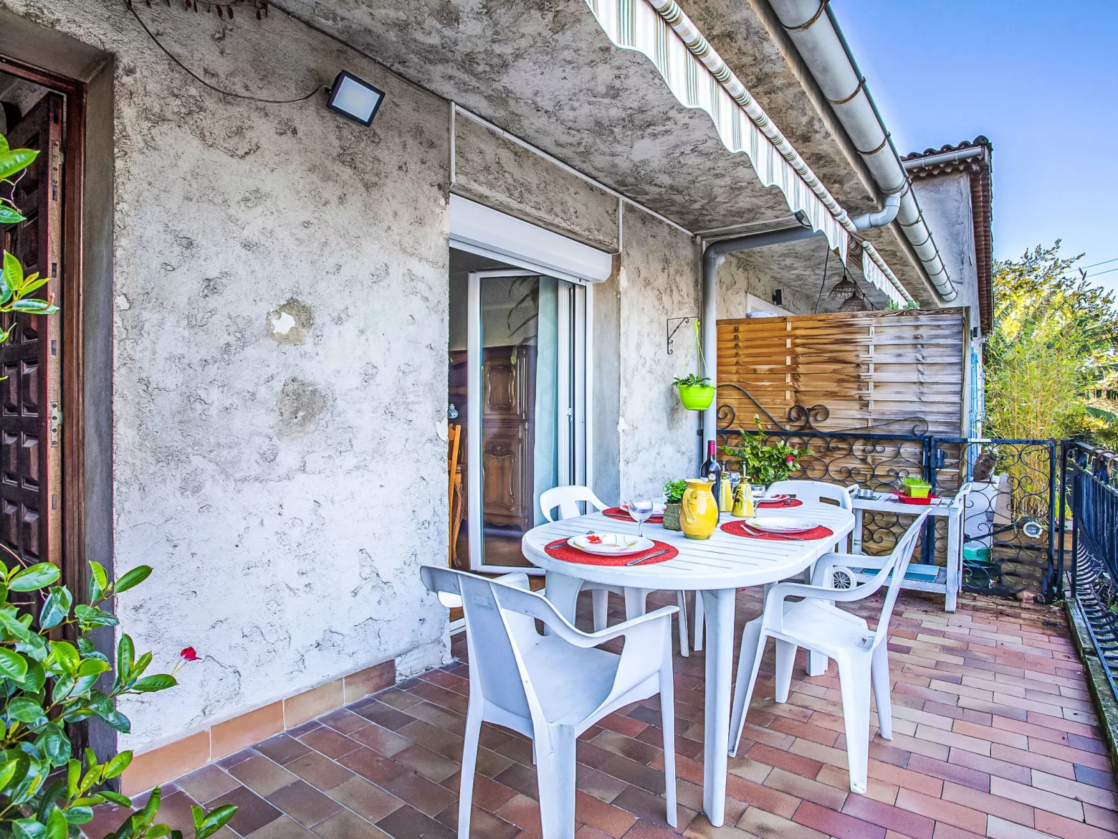 Maison Valensole - Buiten