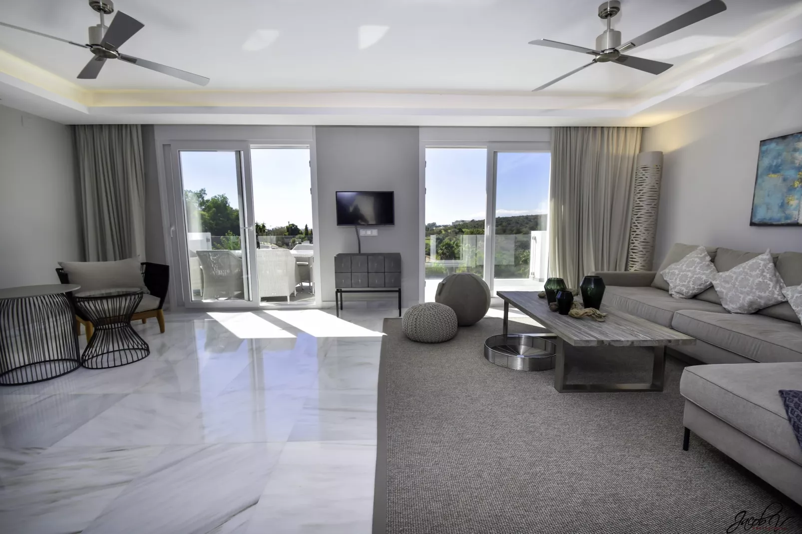 Tranquil Villa with Sea Views & Heated Pool! - Woonkamer