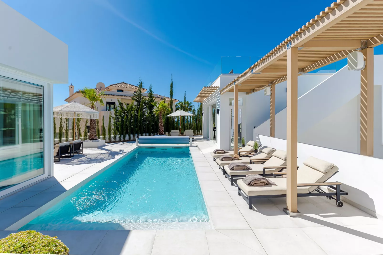 Unique & Luxurious Villa with Heated Pool! - Zwembad