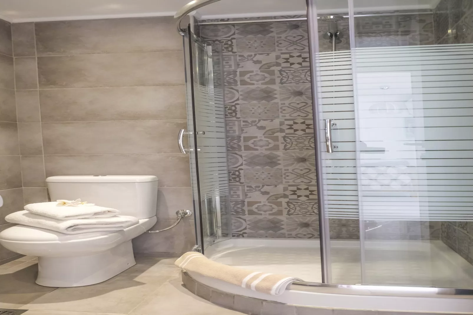 Holiday residence Acrotel Athena Villas, Elia Beach-1-bedroom-apartment ground floor - Badkamer