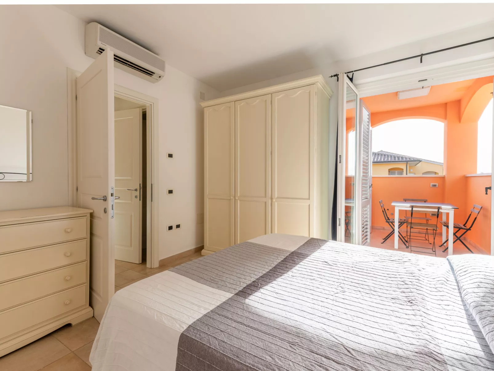 Aba Village - Binnen