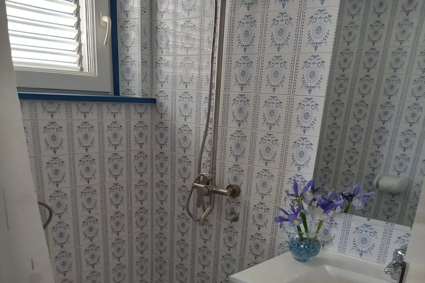 Guest House Green Corner Supetarska Draga - Studio Apartment with Terrace And Sea View - Badkamer
