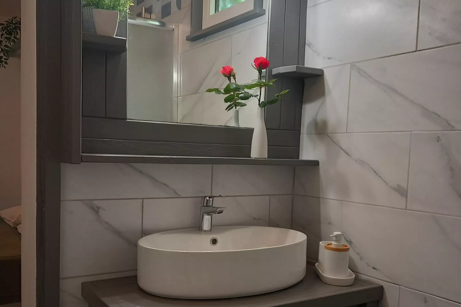 Guest House Green Corner Supetarska Draga - One Bedroom Apartment With Balcony and Sea View - Badkamer