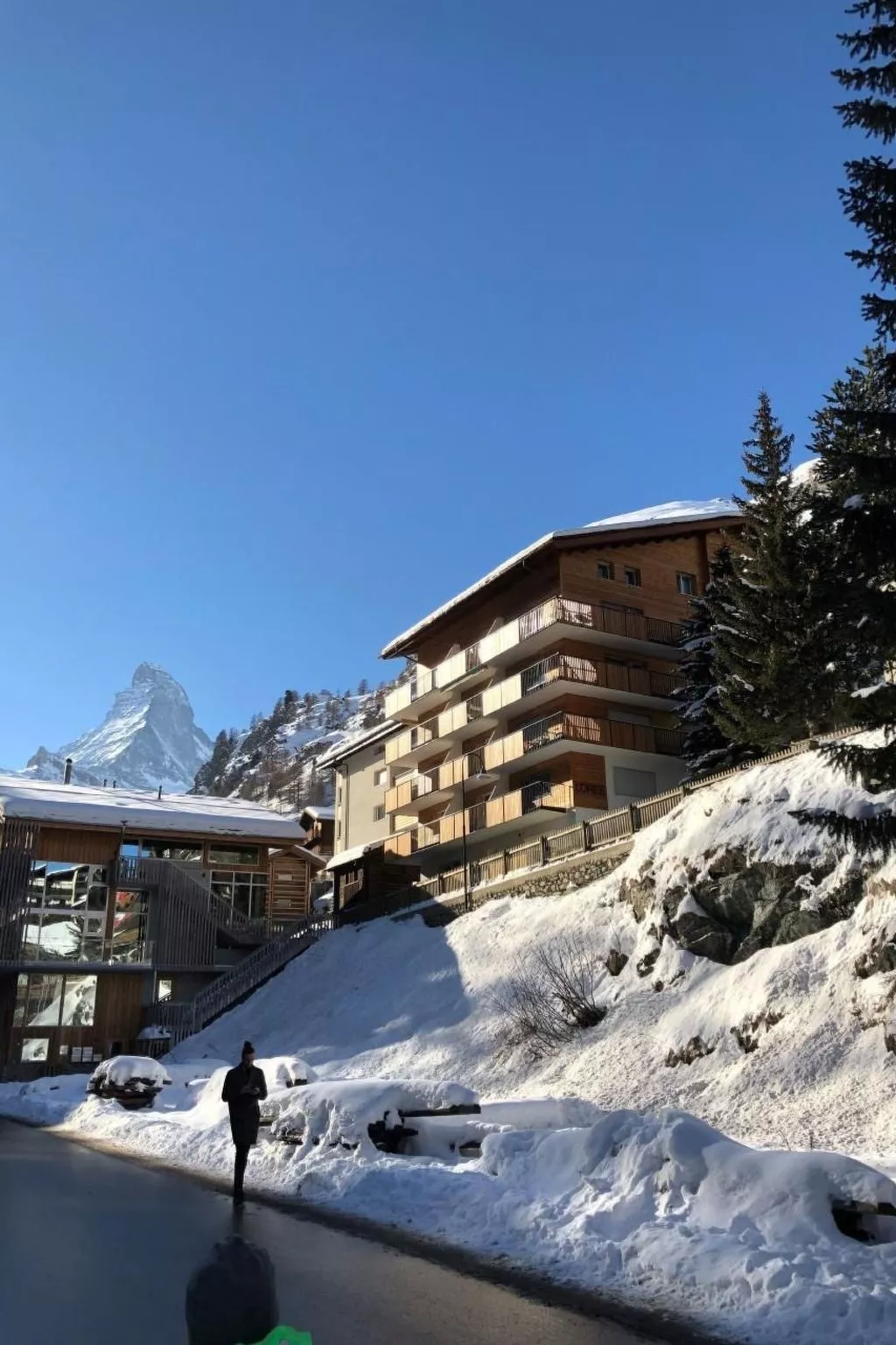 Helle Studiowohnung, ruhig und nahe bei den Bahn - Buiten