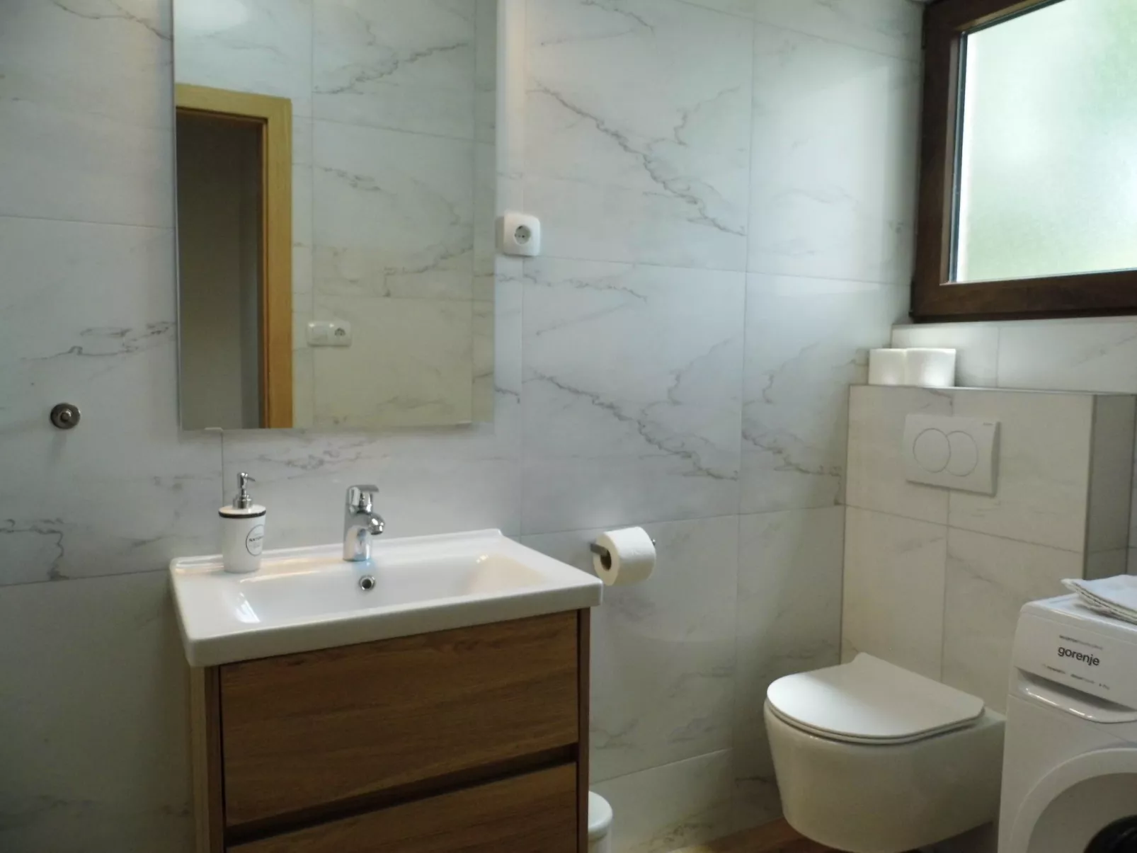 Schöne und moderne, voll ausgestattete Wohnung in ruhiger Lage - Image-tags.info