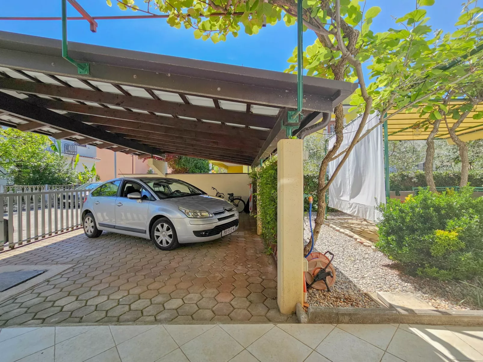 Wohnung "Beco" direkt am Strand - Buiten