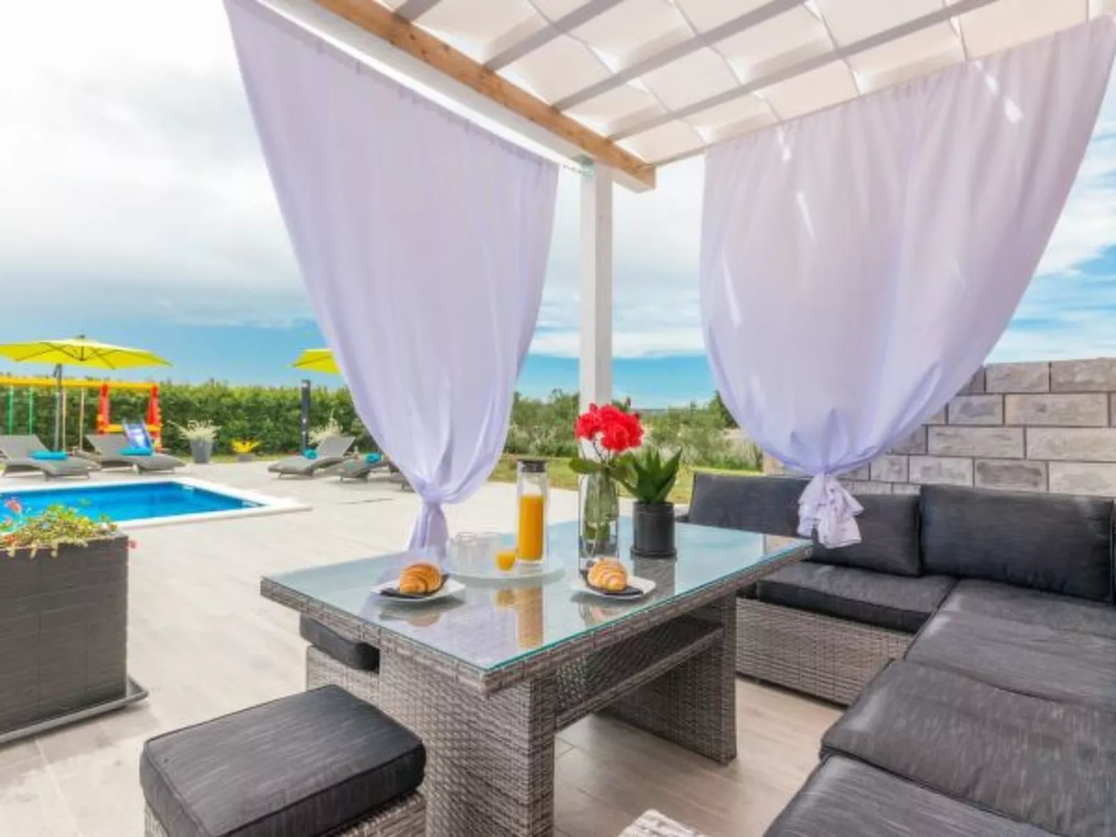 Beautiful villa Maris with pool - Image-tags.info