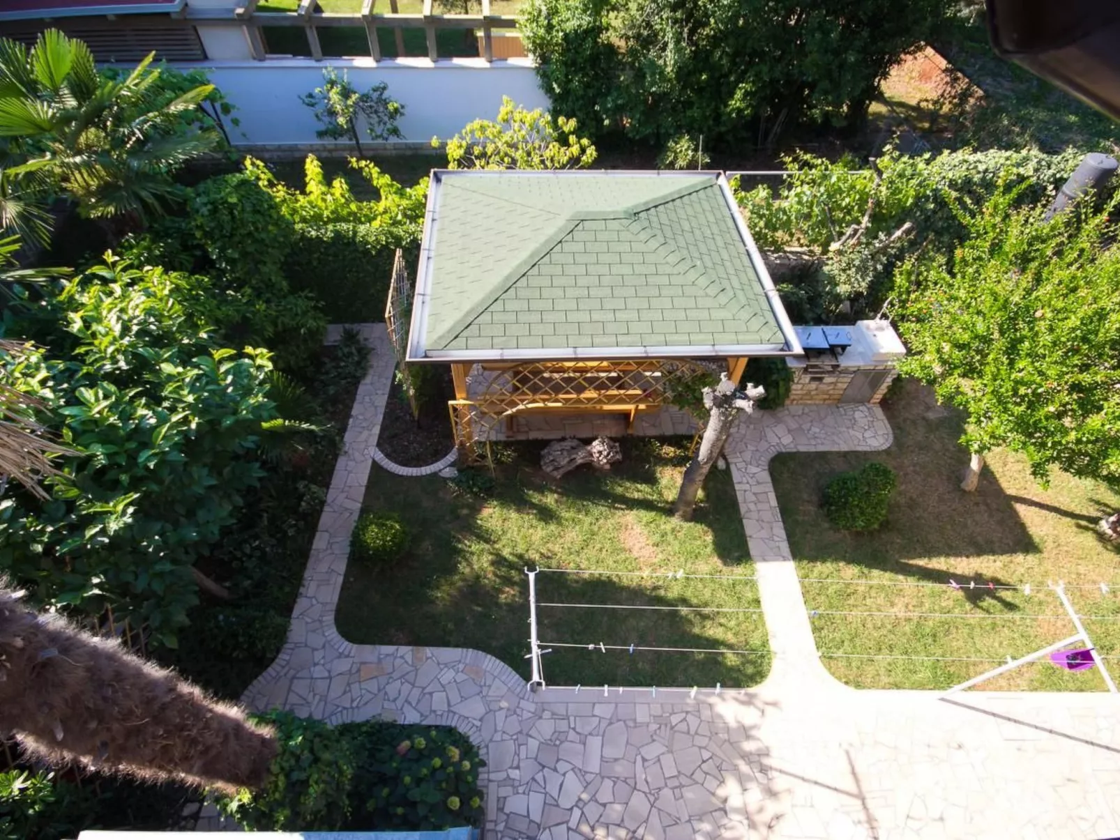 Zimmer "Joze" mit Terrasse - Buiten