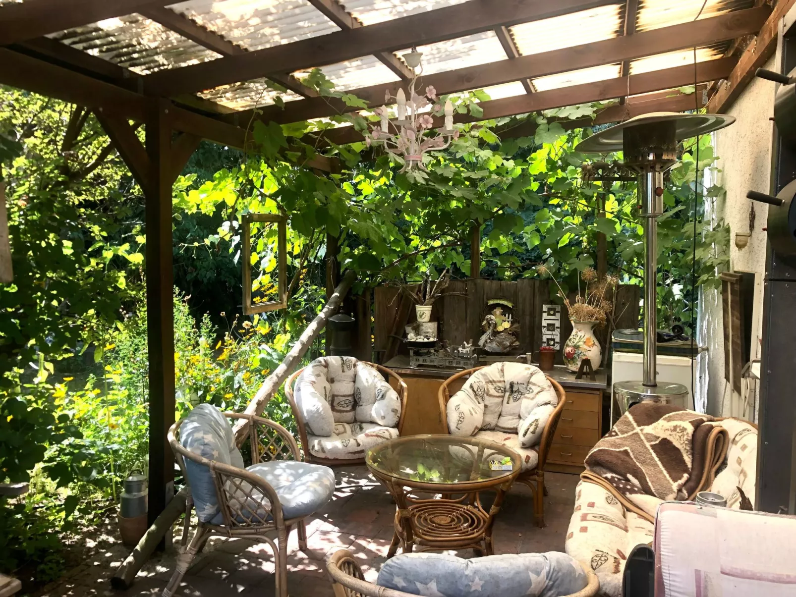 Holunderzimmer - Binnen