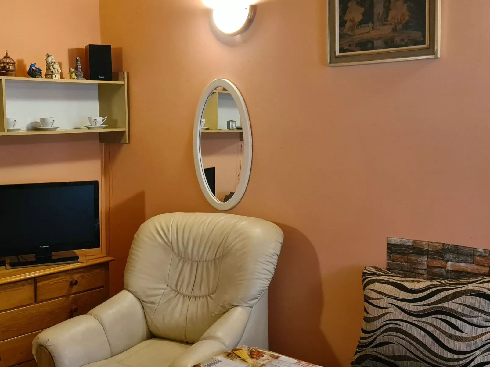 Mit eingezäuntem Grundstück am Wasser - Binnen