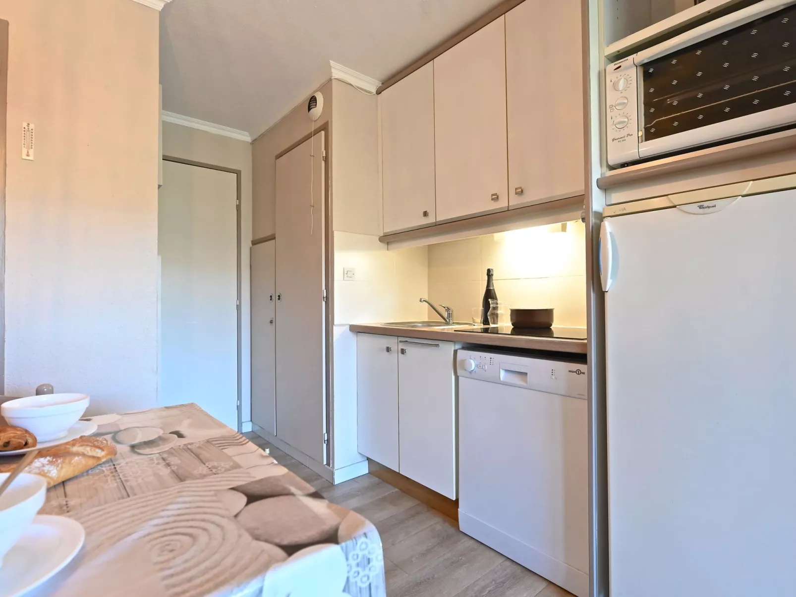 Village Cap Estérel - Le Belvédère - Binnen