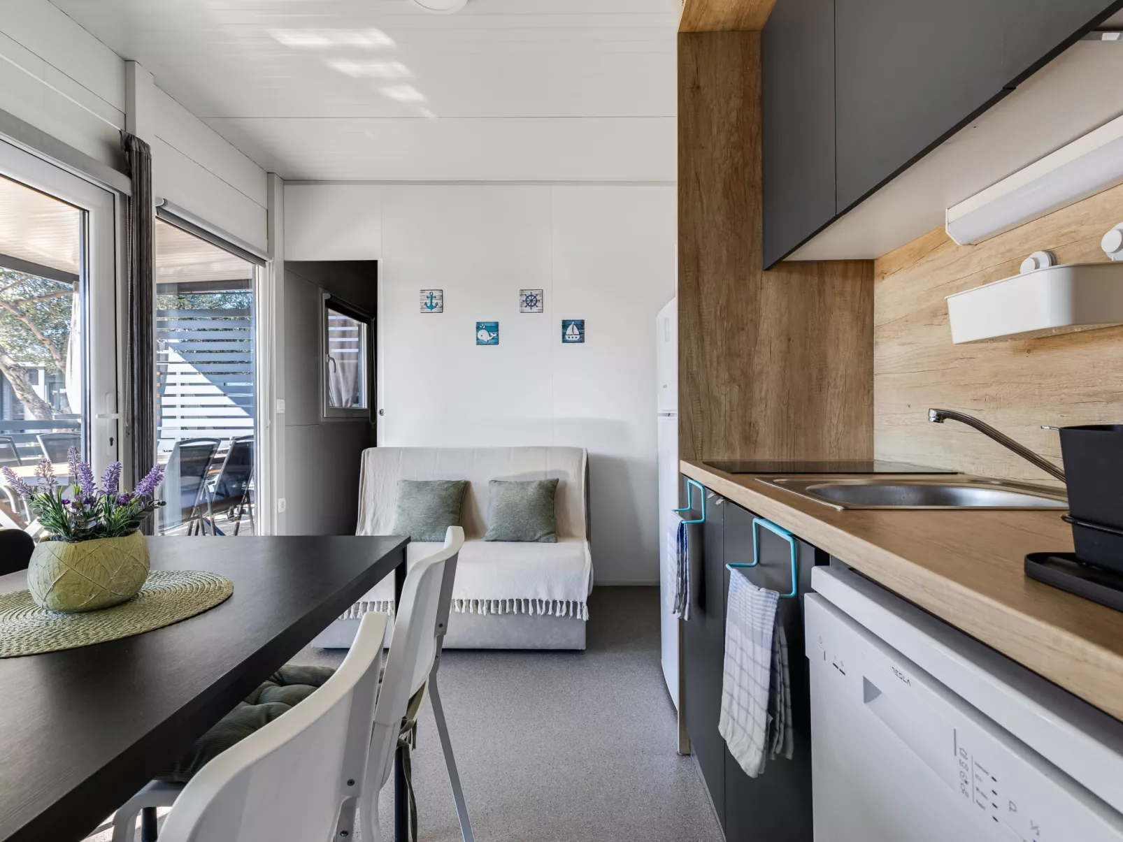 Maslina Delux - Binnen