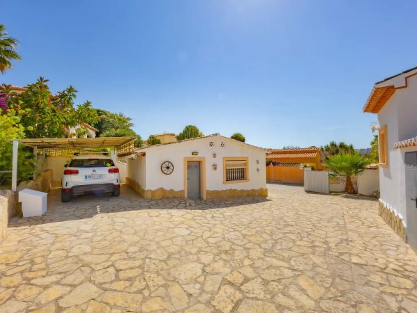 Villa Mona - PlusHolidays - Image-tags.info