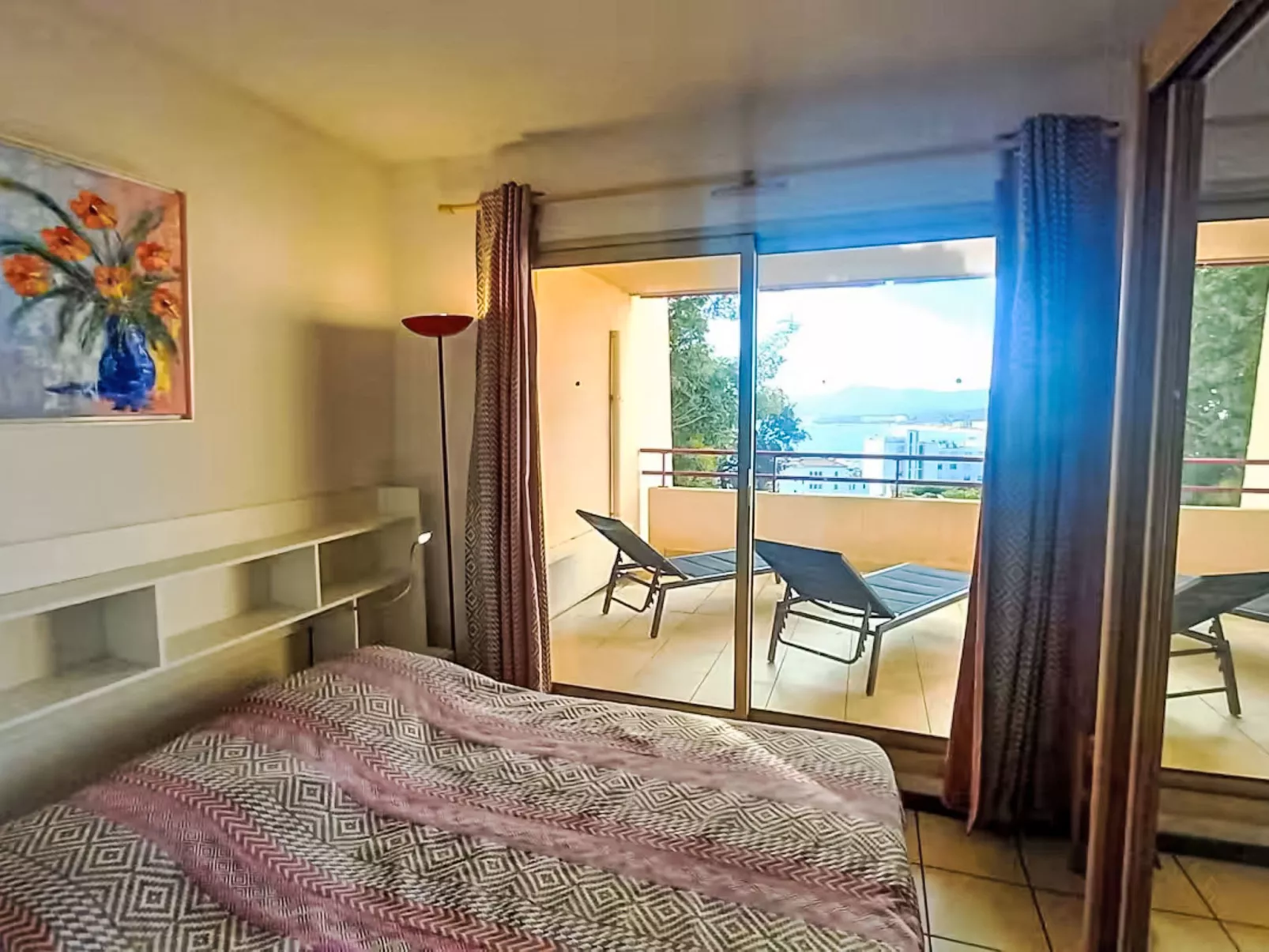 Les Mandariniers - Binnen