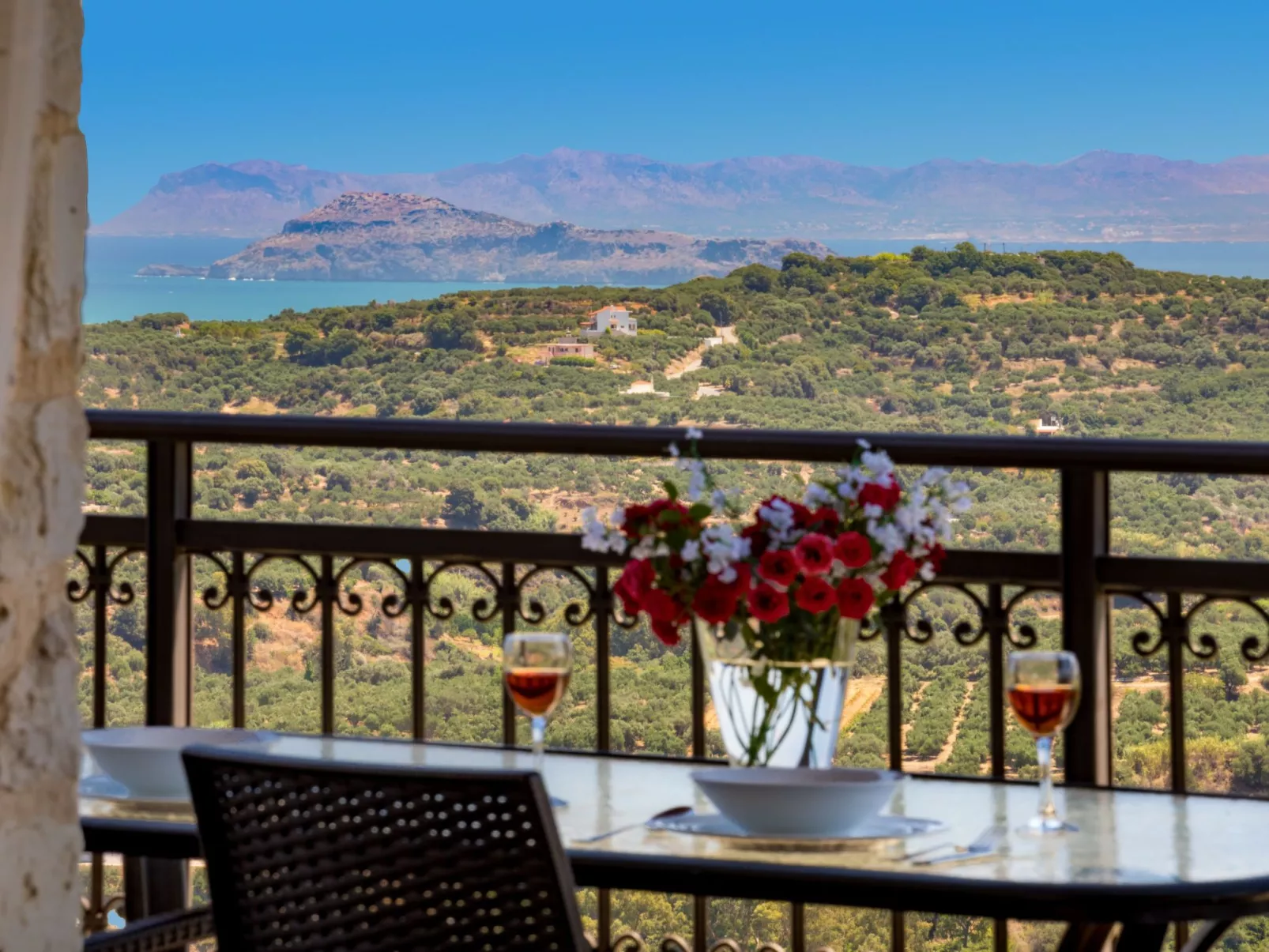 Familienvilla mit privatem Pool und Kinderbereich - Buiten