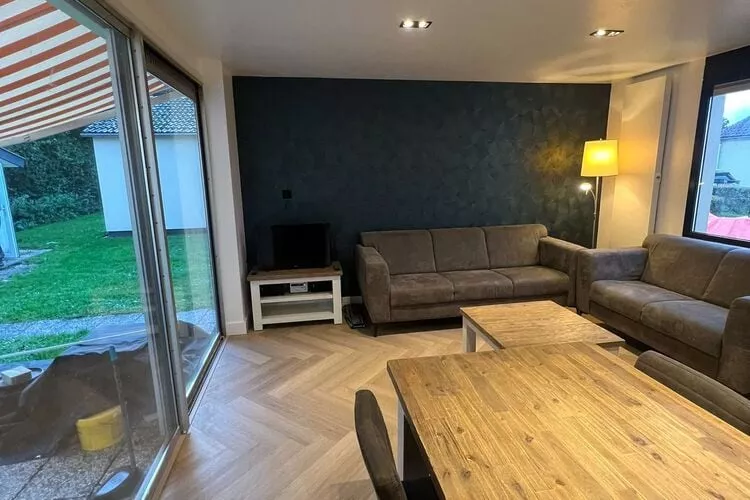 Gelijkvloerse vakantiewoning 6 pax property nr 55