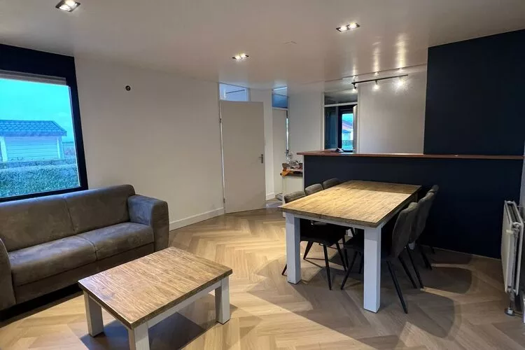 Gelijkvloerse vakantiewoning 6 pax property nr 55-Woonkamer