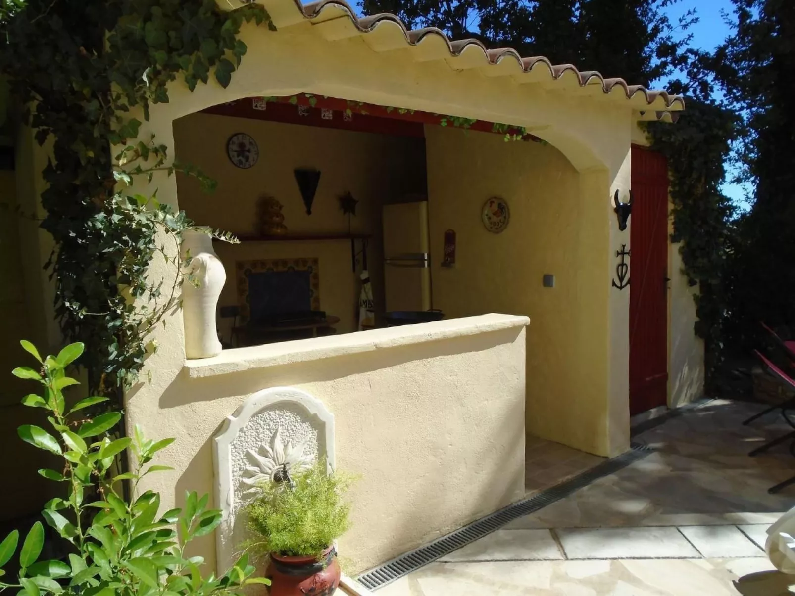 La Soleillade apt mit exklusiver Nutzung des großen Pools - Buiten