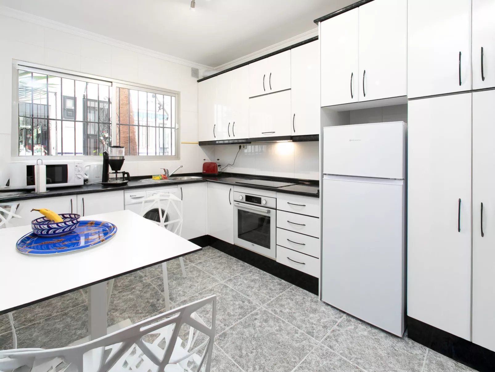 Central Nerja - Binnen