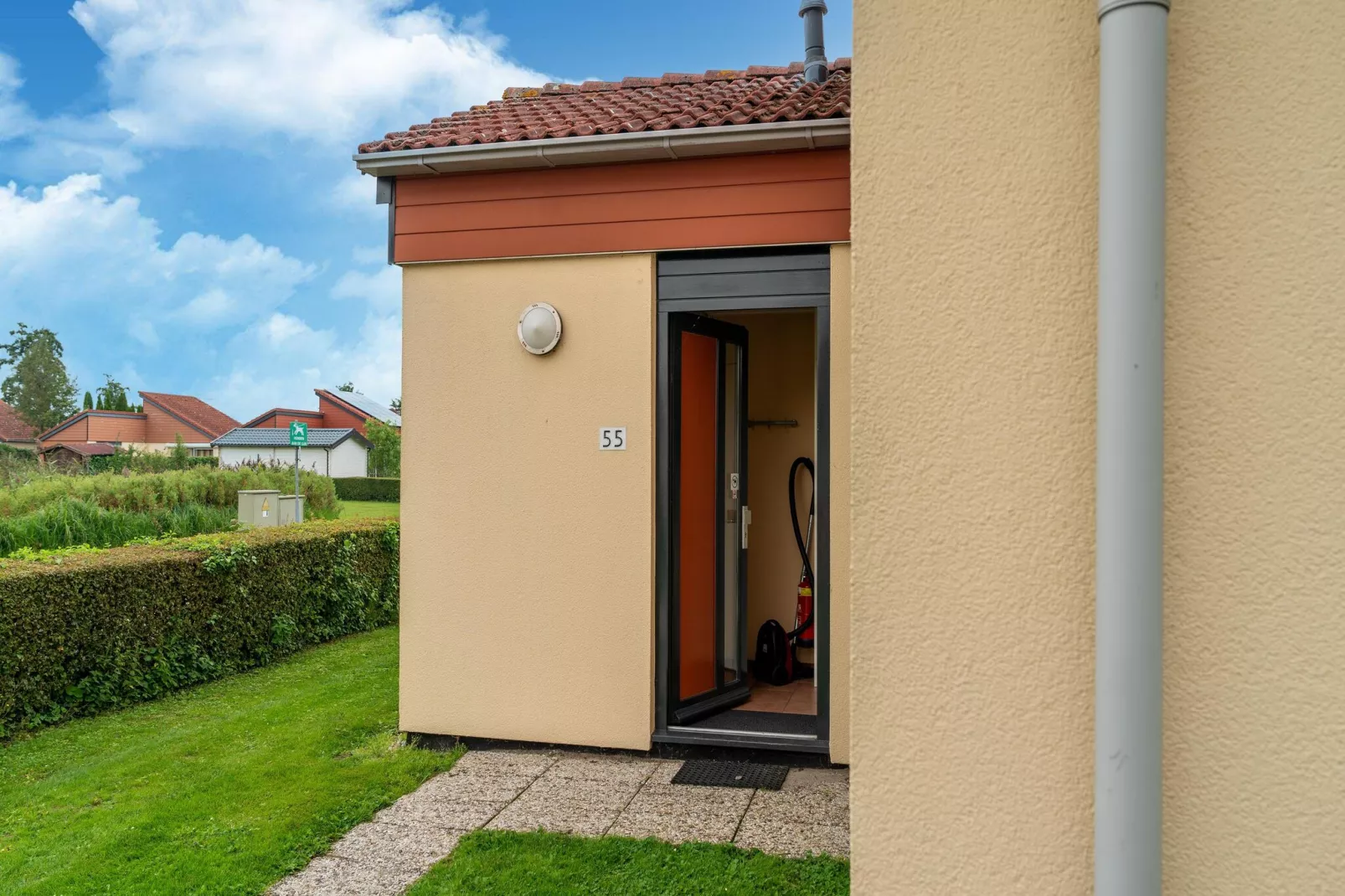 Gelijkvloerse vakantiewoning 6 pax property nr 55-Hal-ontvangst