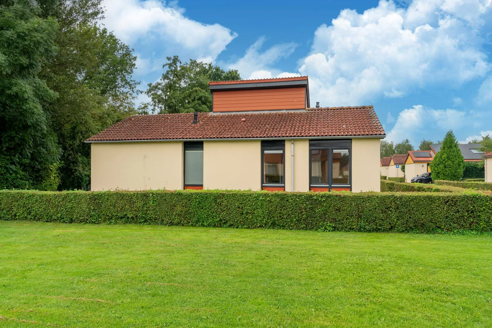 Gelijkvloerse vakantiewoning 6 pax property nr 55-Tuinen zomer