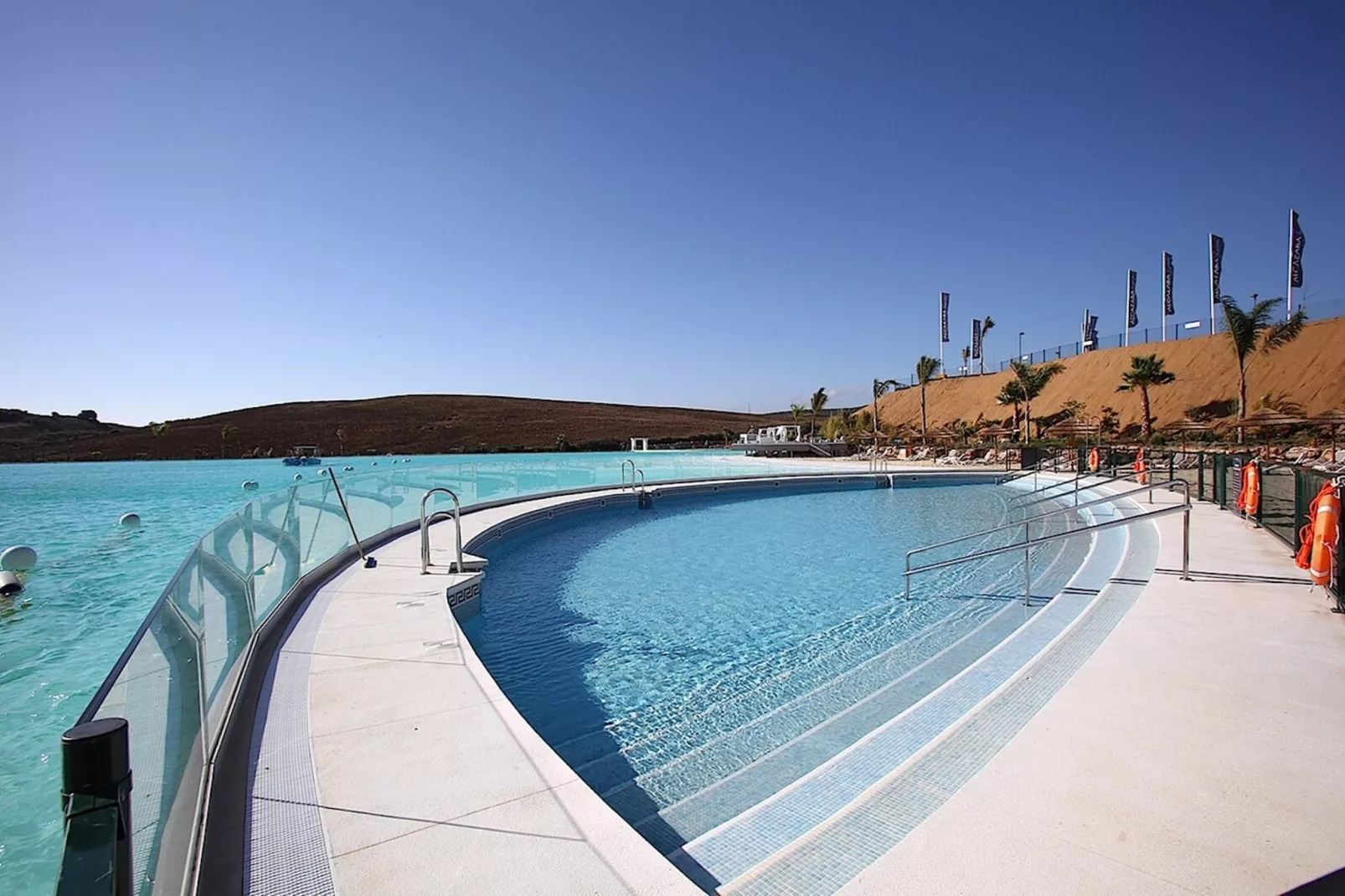 Stylish 3-Bed Apartment | Alcazaba Lagoon (1204) - Zwembad