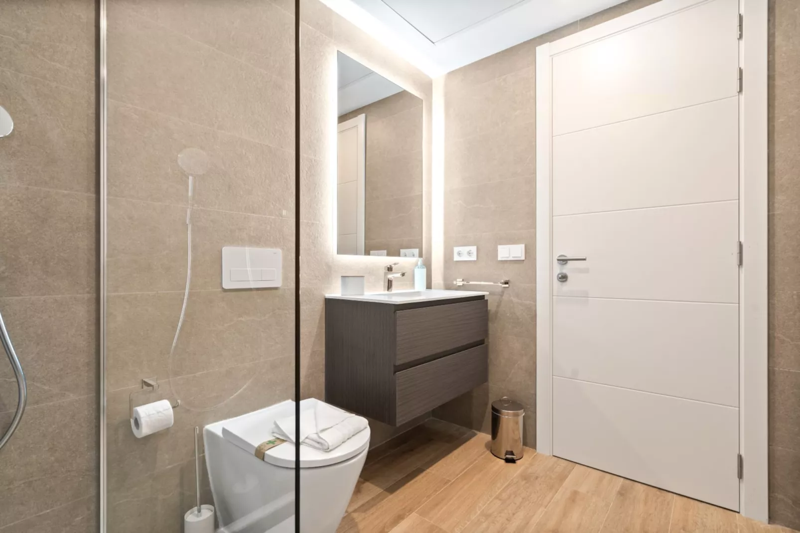 Stylish 1 bed Apartment ALZACABA LAGOON (2006) - Badkamer