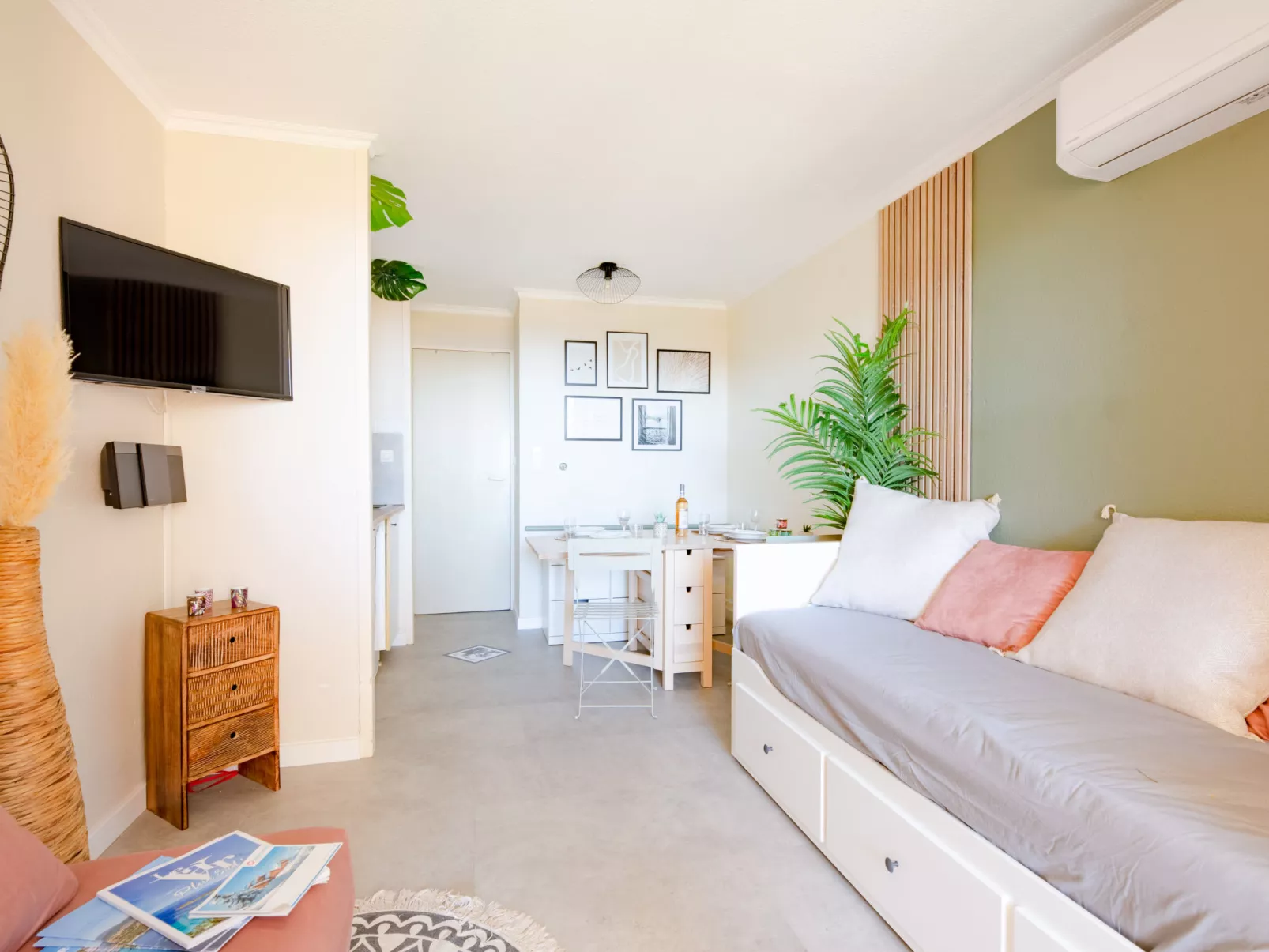 L'Esquinade (G3 033) - Binnen