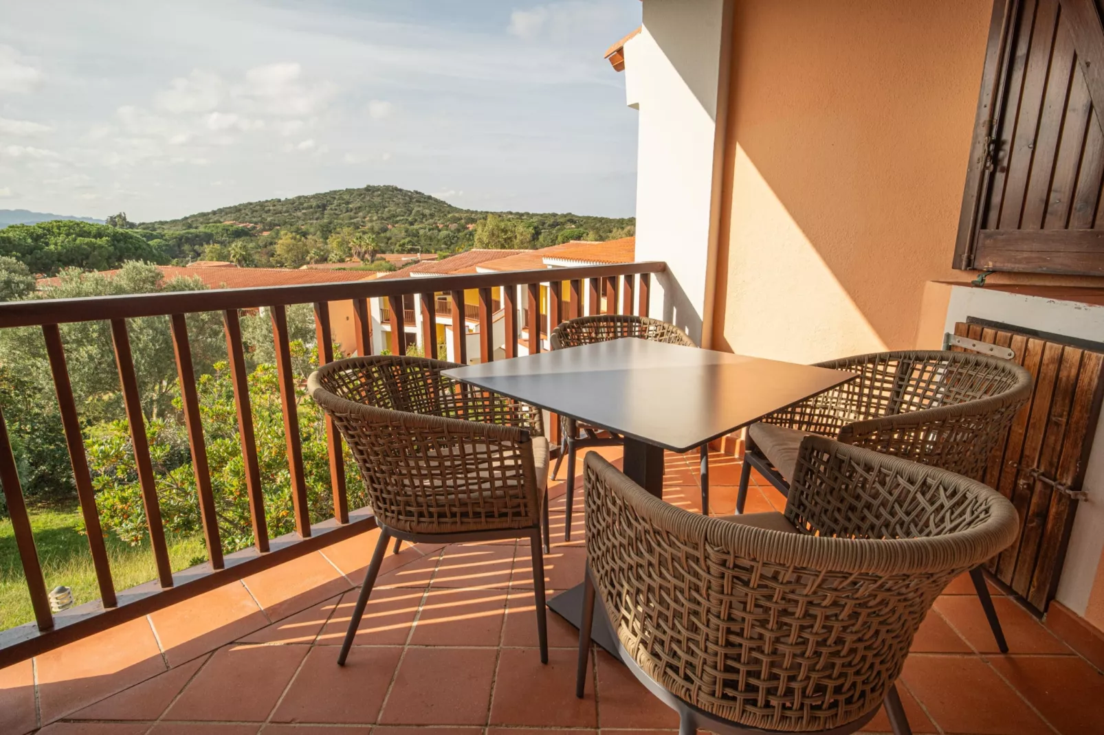 Felix Residence Hotel Costa Serena - Bilo Comfort - Terrasbalkon