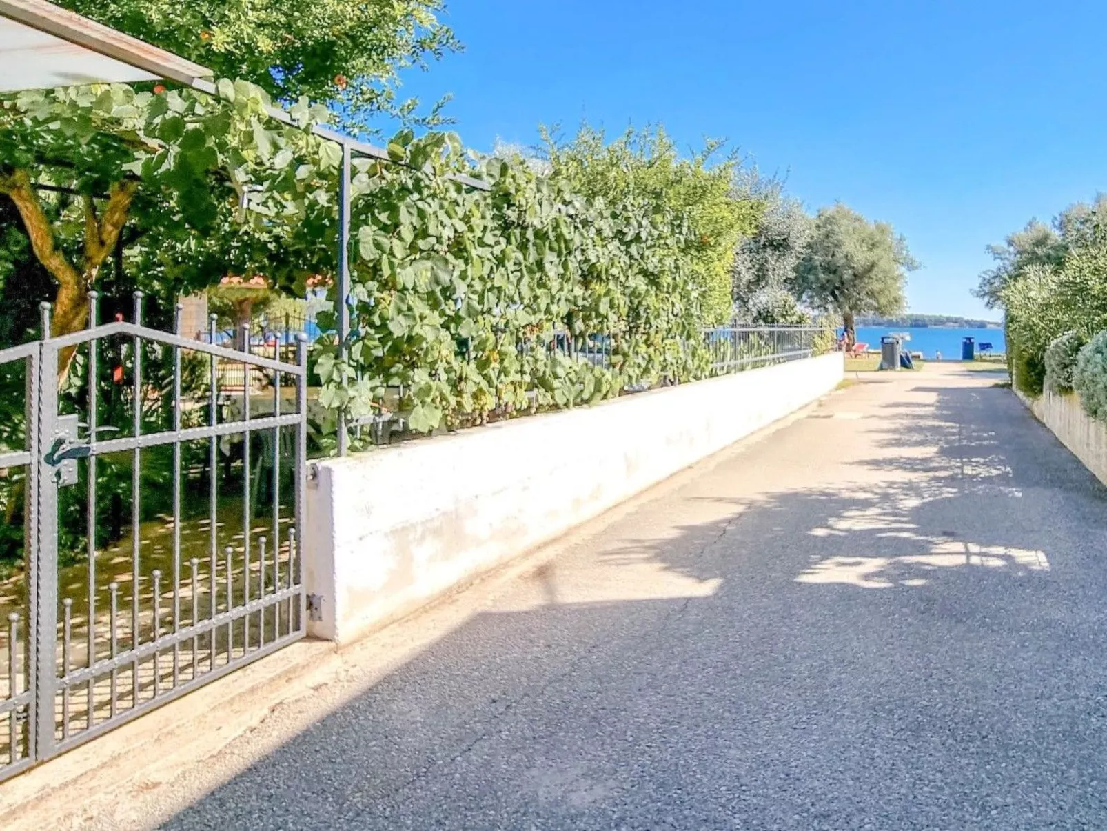 "Pintar 2" direkt am Strand - Buiten