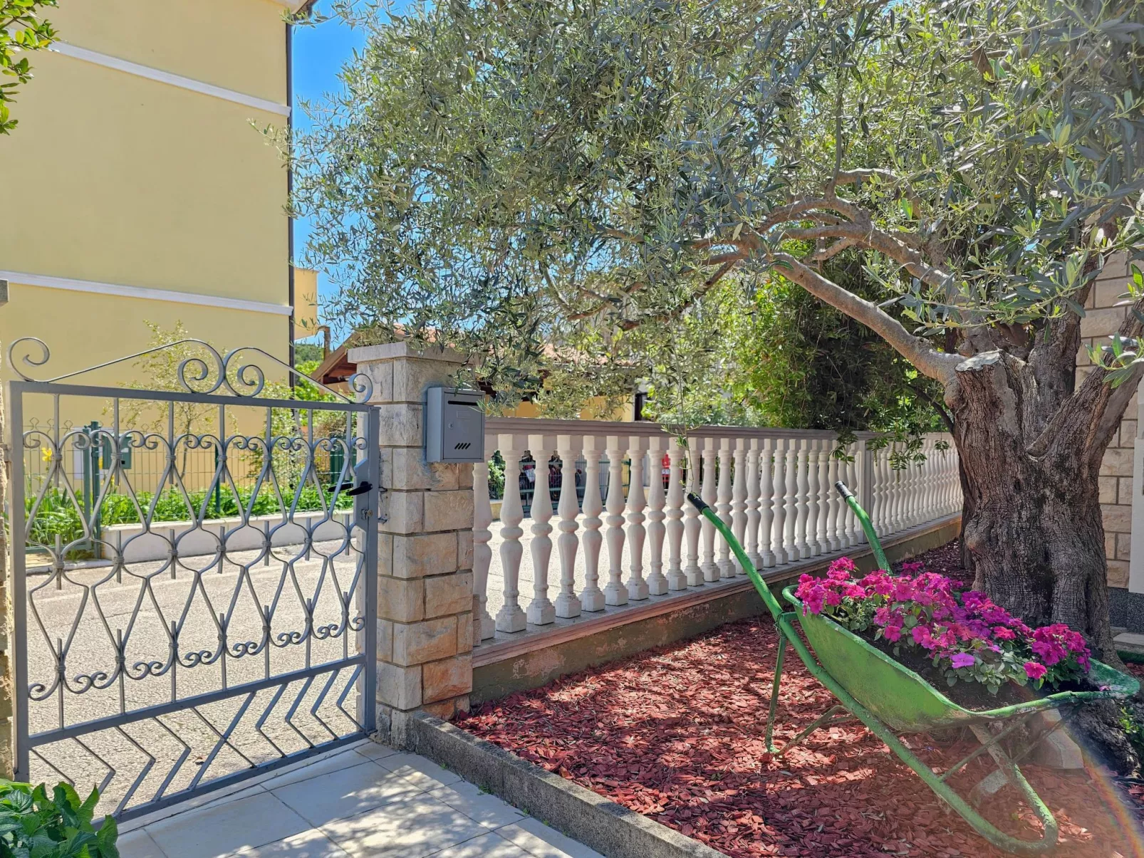 Wohnung "Beco" direkt am Strand - Buiten