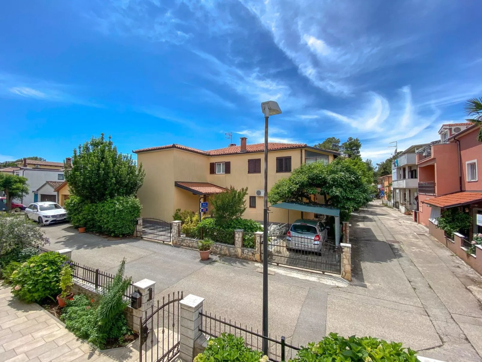 Erdgeschoss-Ferienwohnung Martinis 2 - Buiten