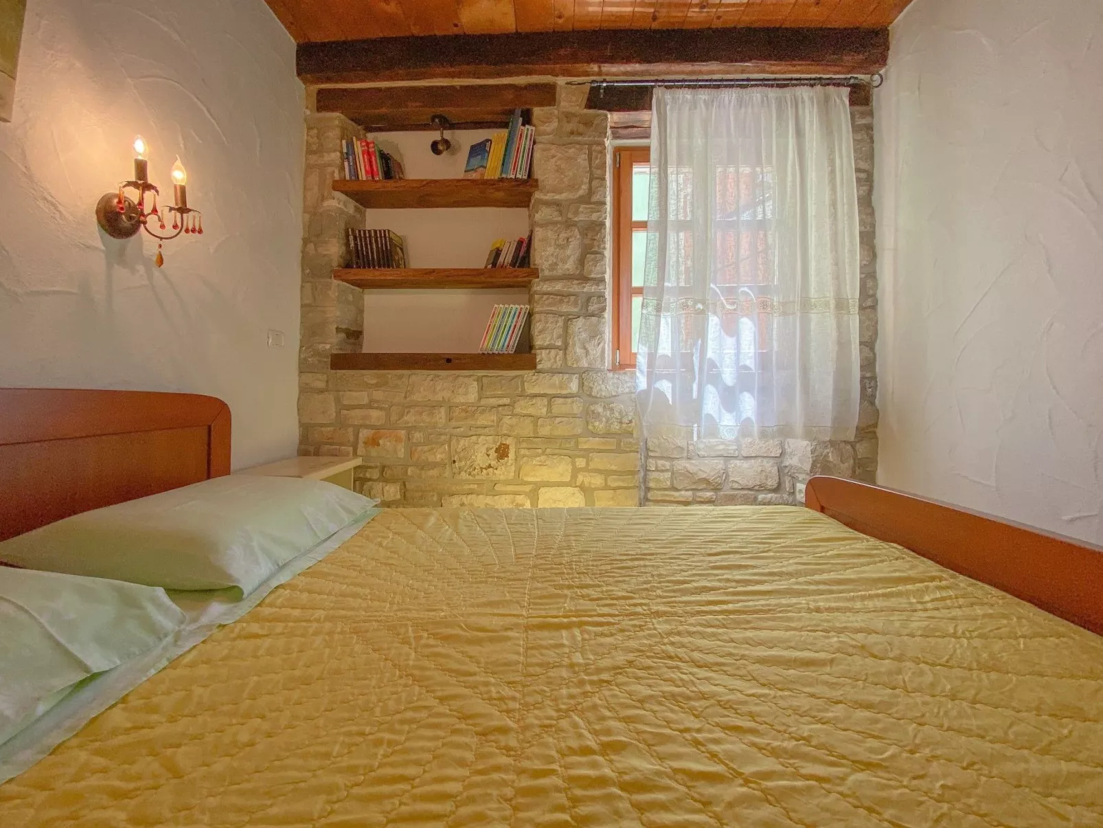 Für 4 Personen ca. 30 m&sup2; in Novigrad, Adriaküste Kroatien (Westküste von I - Binnen